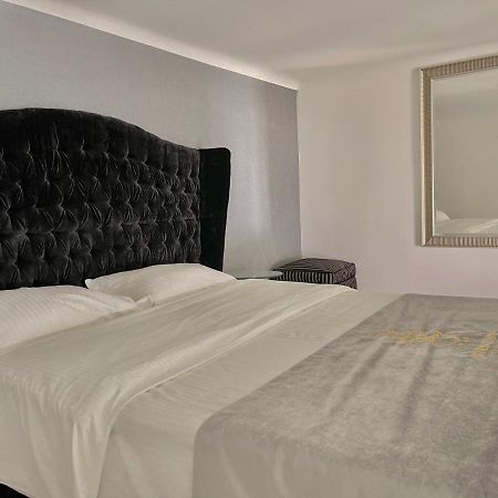 Enzo Capo Jacuzzi Andrassy Lejlighed Budapest Eksteriør billede