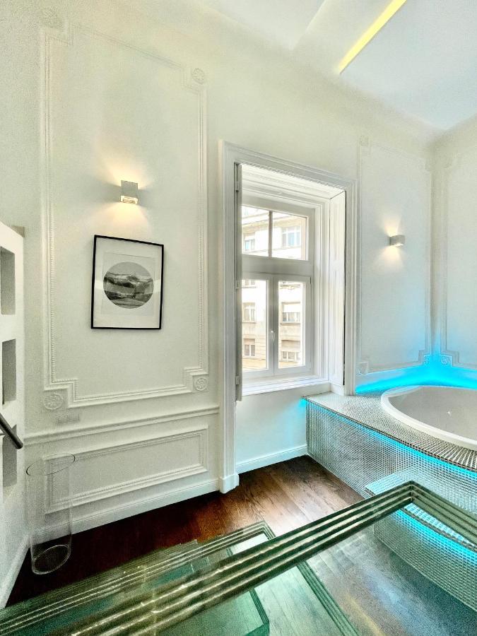Enzo Capo Jacuzzi Andrassy Lejlighed Budapest Eksteriør billede