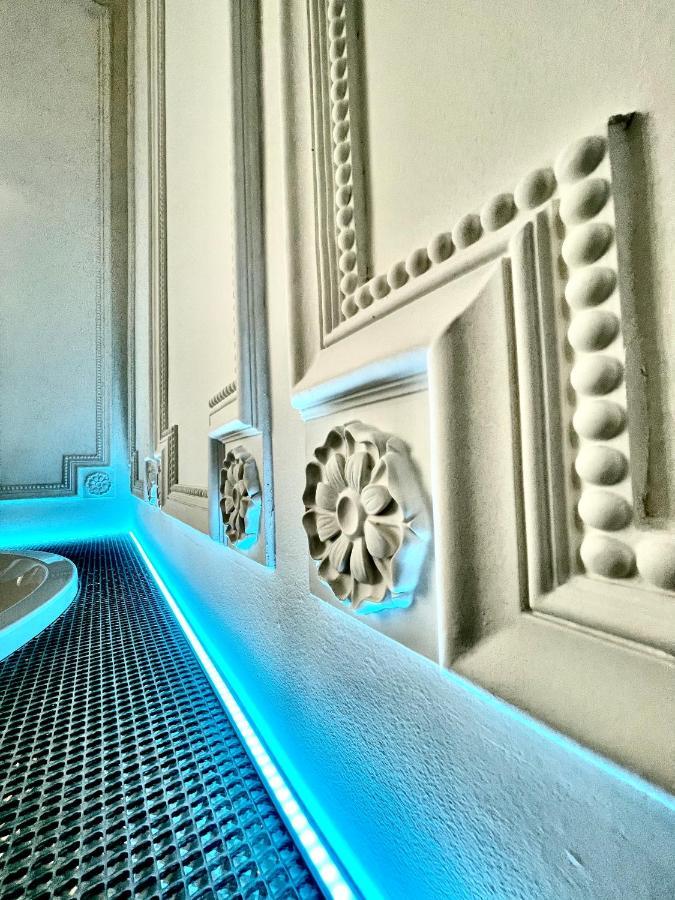 Enzo Capo Jacuzzi Andrassy Lejlighed Budapest Eksteriør billede