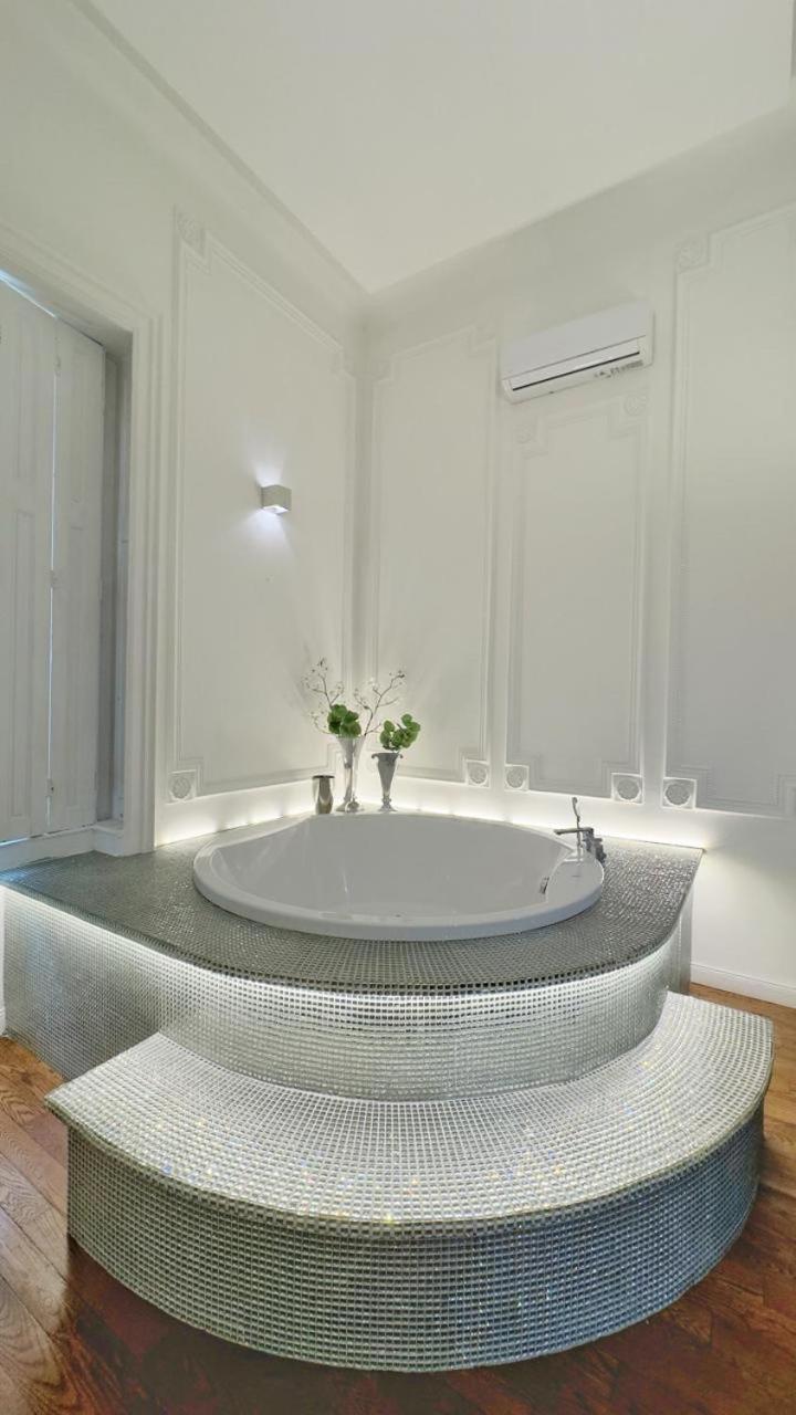 Enzo Capo Jacuzzi Andrassy Lejlighed Budapest Eksteriør billede